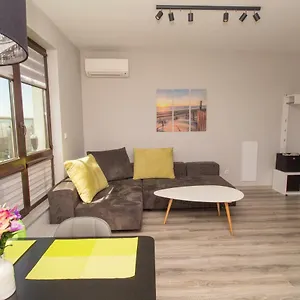 Vista Suites Apartment