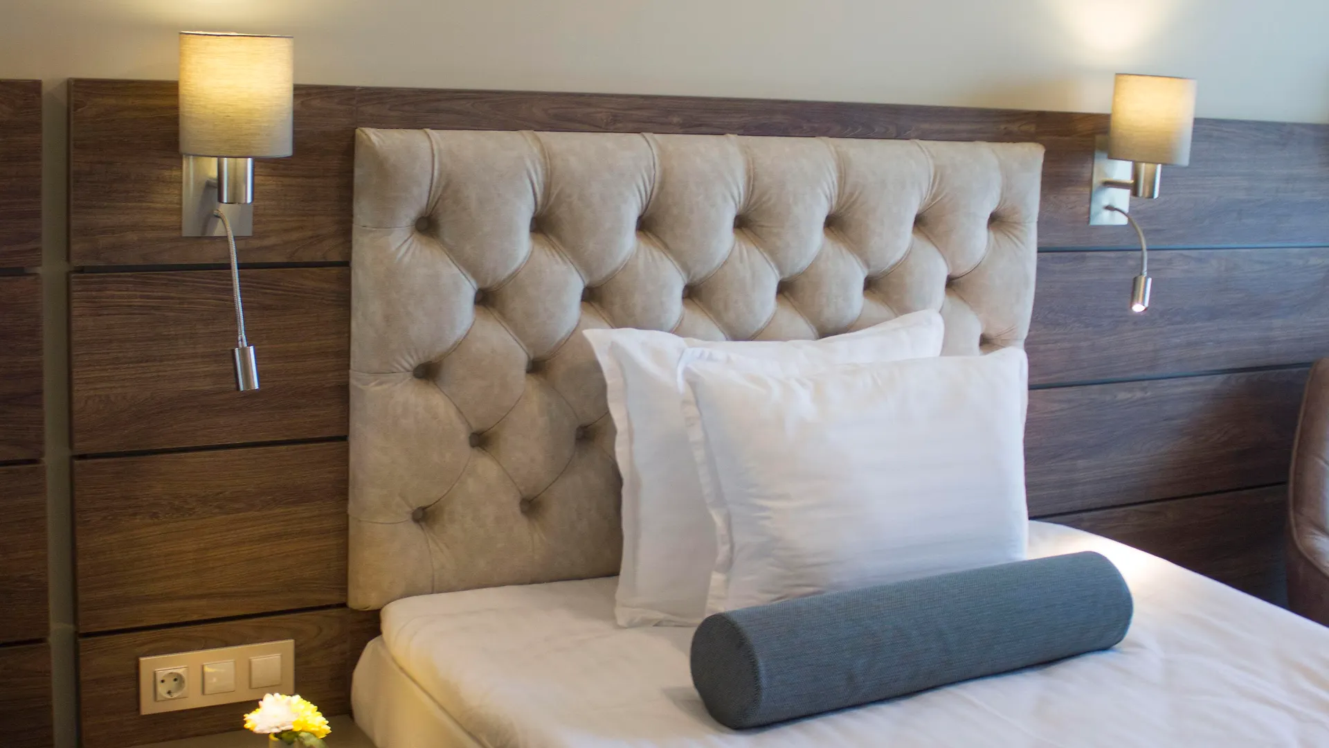 Hotel Cherno More Varna 4*,